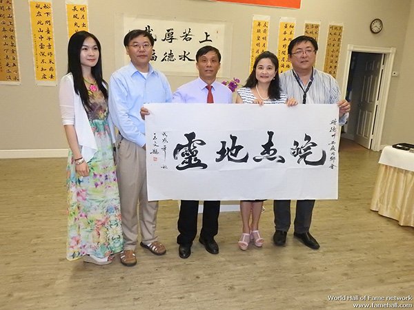 中美世纪友好书法作品大展休斯敦刮起王文大师中华魏书旋风