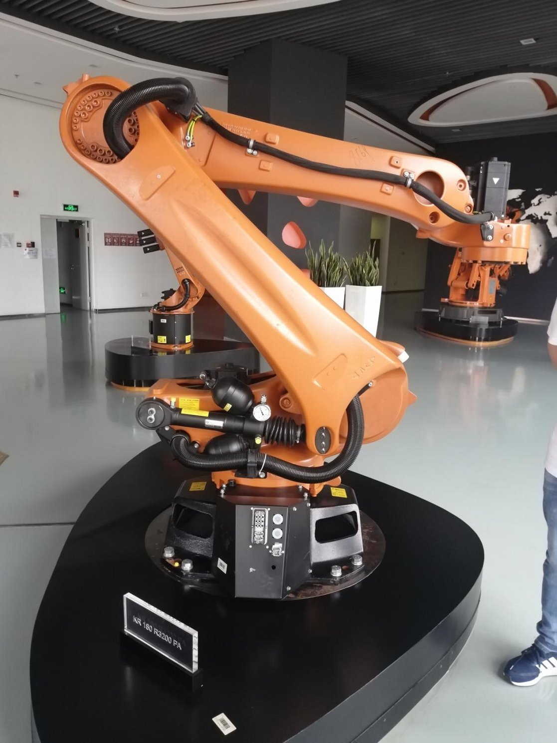 郑州焊接机器人厂家,六轴机器人的特点