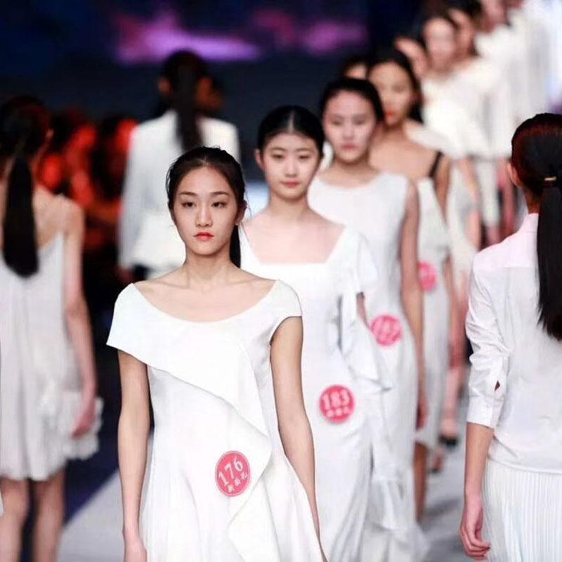 模特艺考培训学校哪家正规欢迎咨询哈尔滨新面孔模特职业培训学校