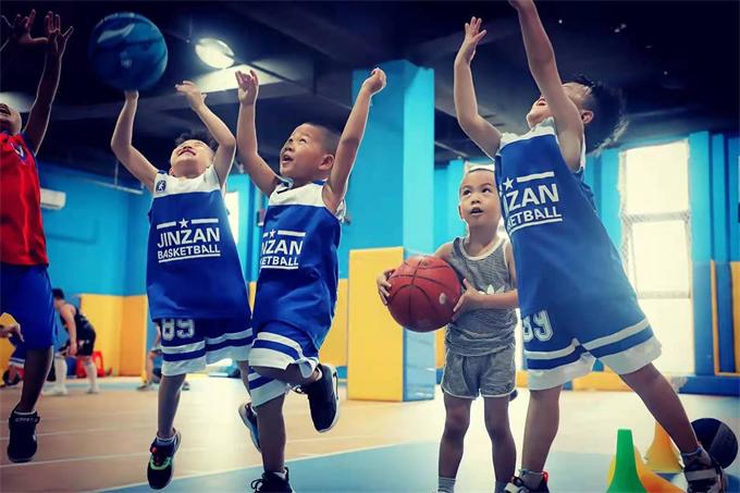 南宁高新小学青少年篮球培训机构篮球训练营