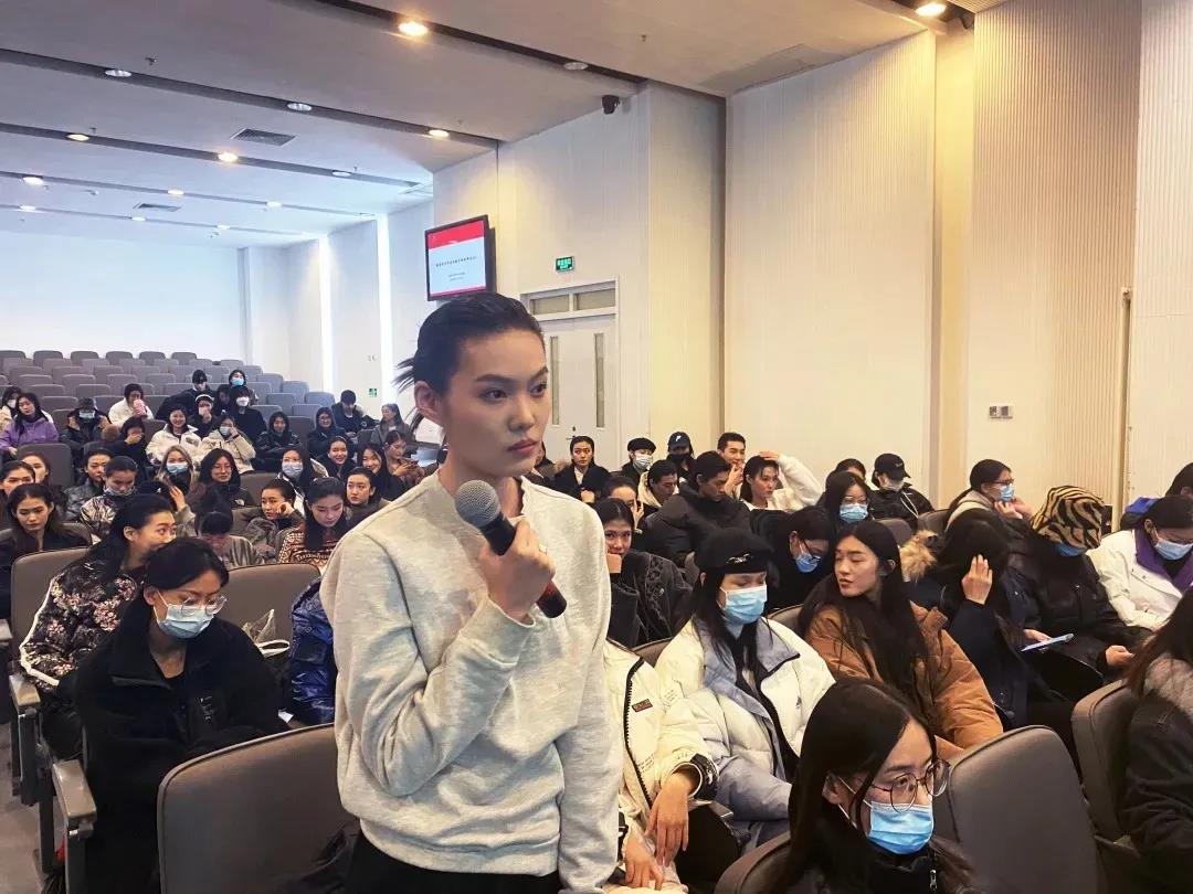 黑龙江哪有模特学校男模李博文主题讲座