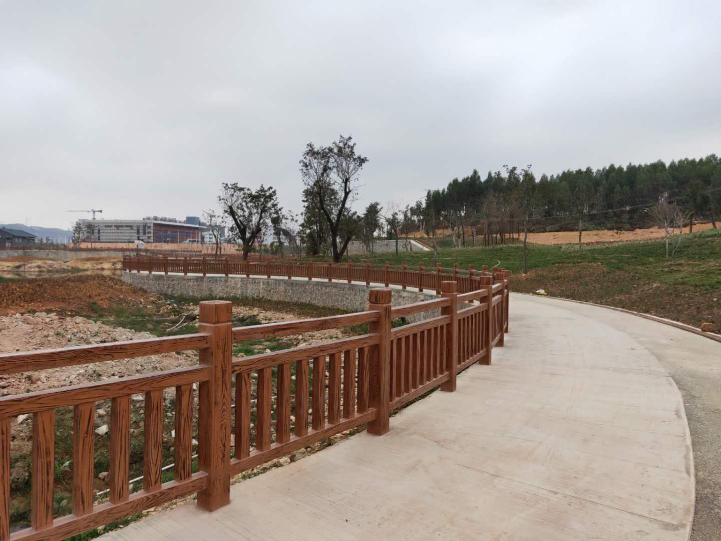 广州增城仿木栏杆价格一种新鲜的景观艺术