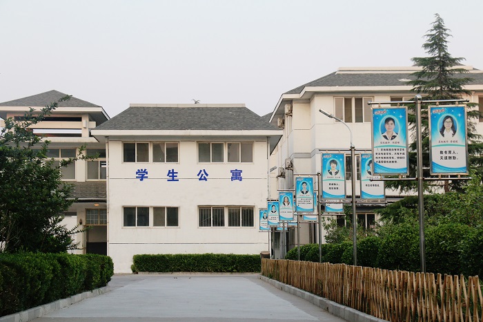 商河寄宿初中如何收费