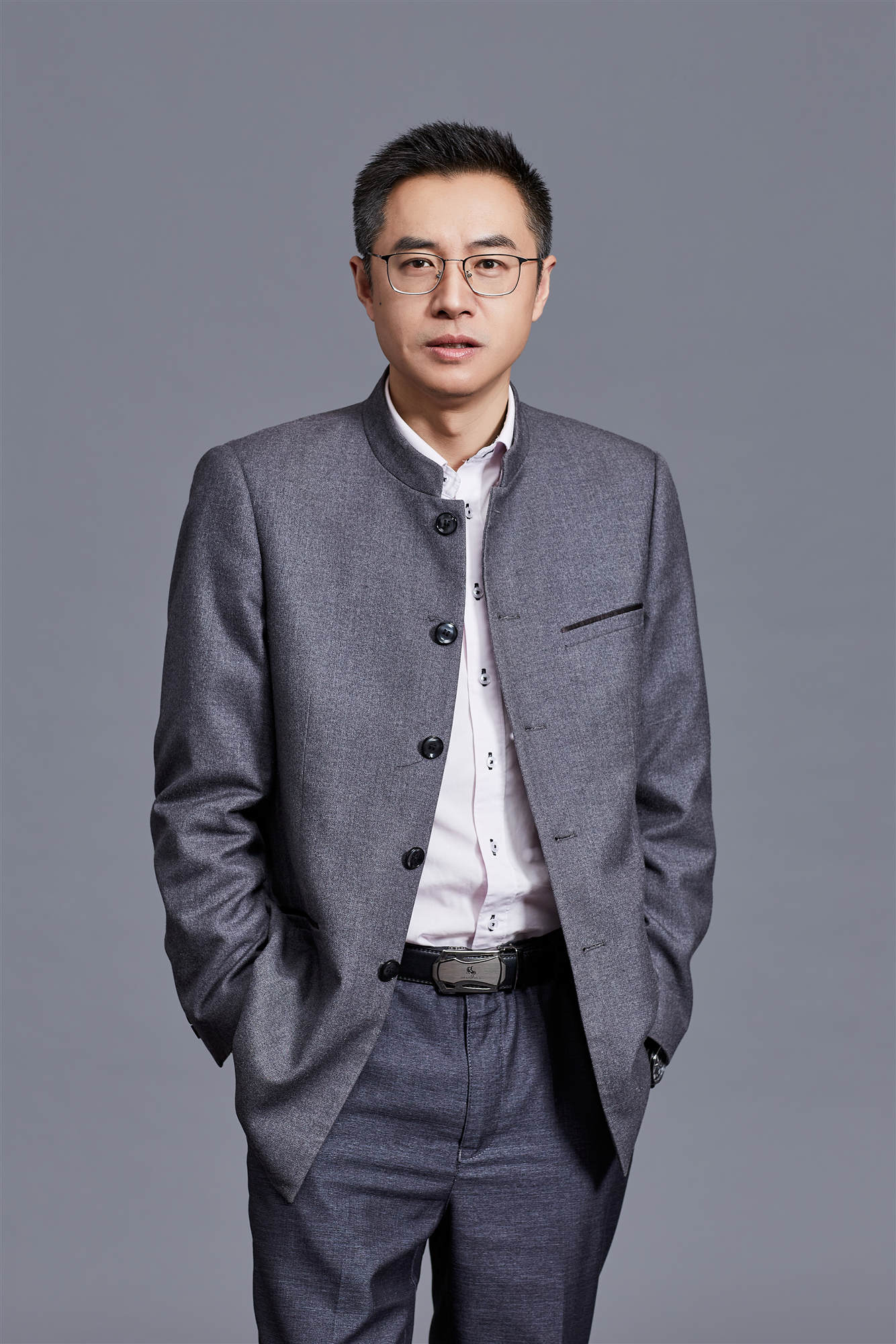 易文睿讲师照_副本 易文睿讲师照_副本