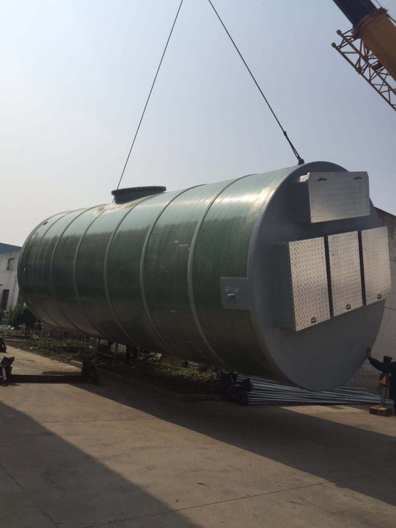 玻璃钢一体化泵站是由玻璃钢筒体,粉碎型格栅机,管道,电机,自动耦合