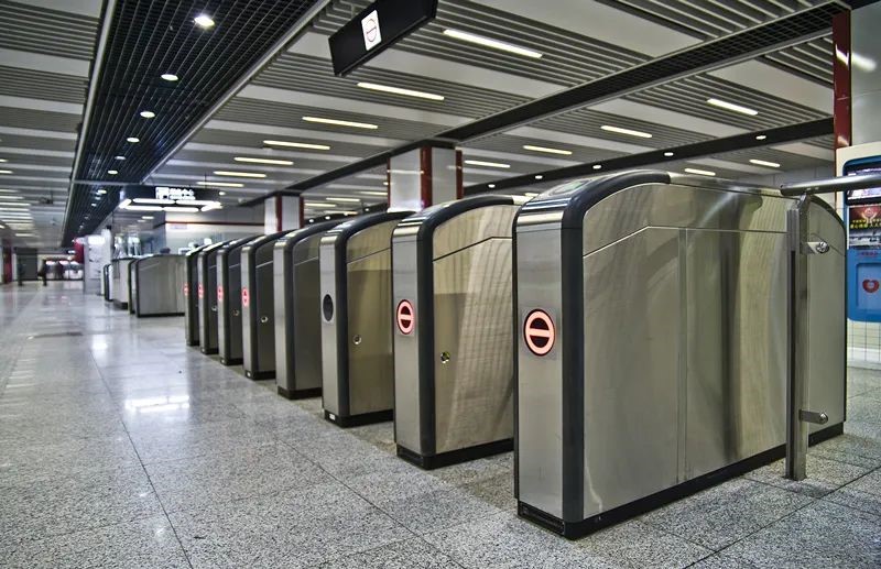 地铁检票机(图片来源:千图网)