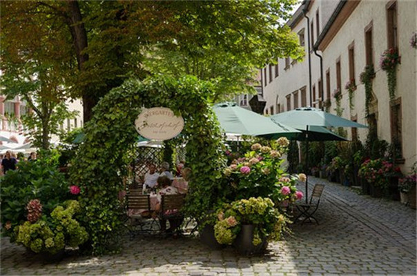 beer-garden-