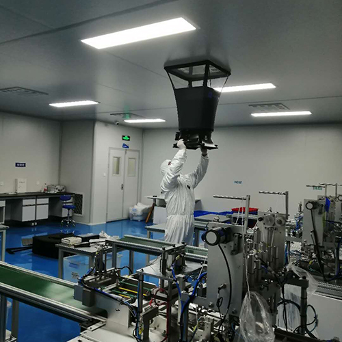 控制环境污染;细胞培养基和器材要保证无菌;在细胞培养基中加入适量的