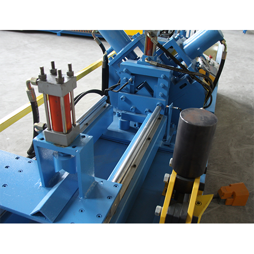 济南带下料功能角钢法兰自动焊联系方式_德州洛驰自动化技术有限公司