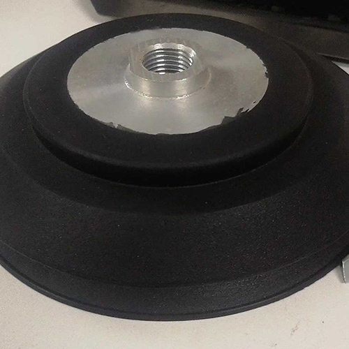 每根石英瓷辊用气垫膜分别包裹后存放于木箱中,层间用泡沫板铺垫间隔